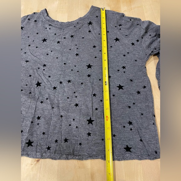 Thread & Supply that cozy life Aliza star print top size S gray & black. {211} - Picture 6 of 13